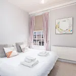Luxury Victorian Town House - With Parking. York