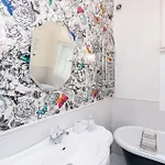 Luxury Victorian Town House - With Parking. * York