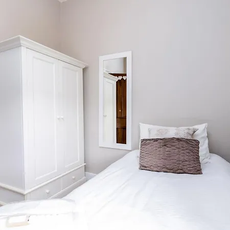 Hébergement de vacances Luxury Victorian Town House - With Parking.