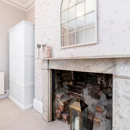 Luxury Victorian Town House - With Parking. * 约克
